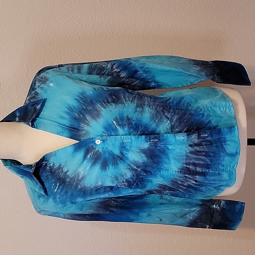 Ann Taylor Fitted Cotton Blouse Size 4 Hand Tie Dyed Spiral Blues